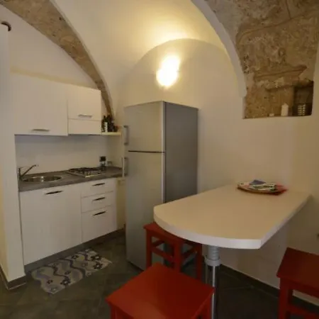 Via Roma 10 * Alghero